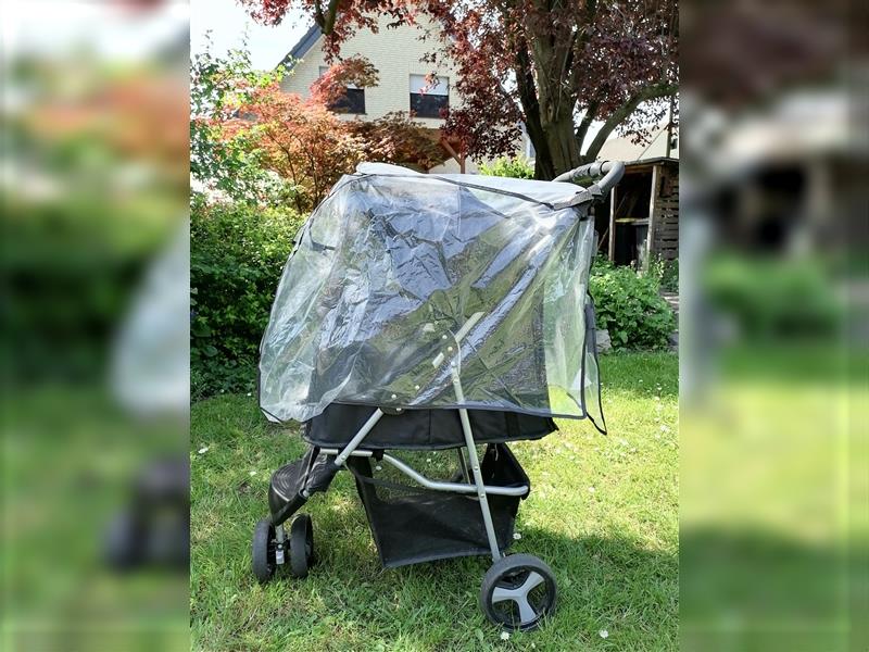 Hundewagen mit Regenschutz